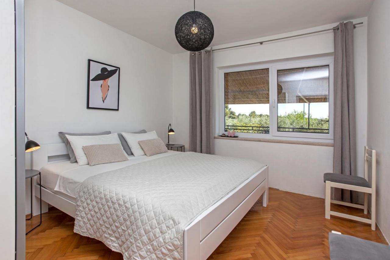 "Andrija" Apartmen'S บานโจเล ภายนอก รูปภาพ