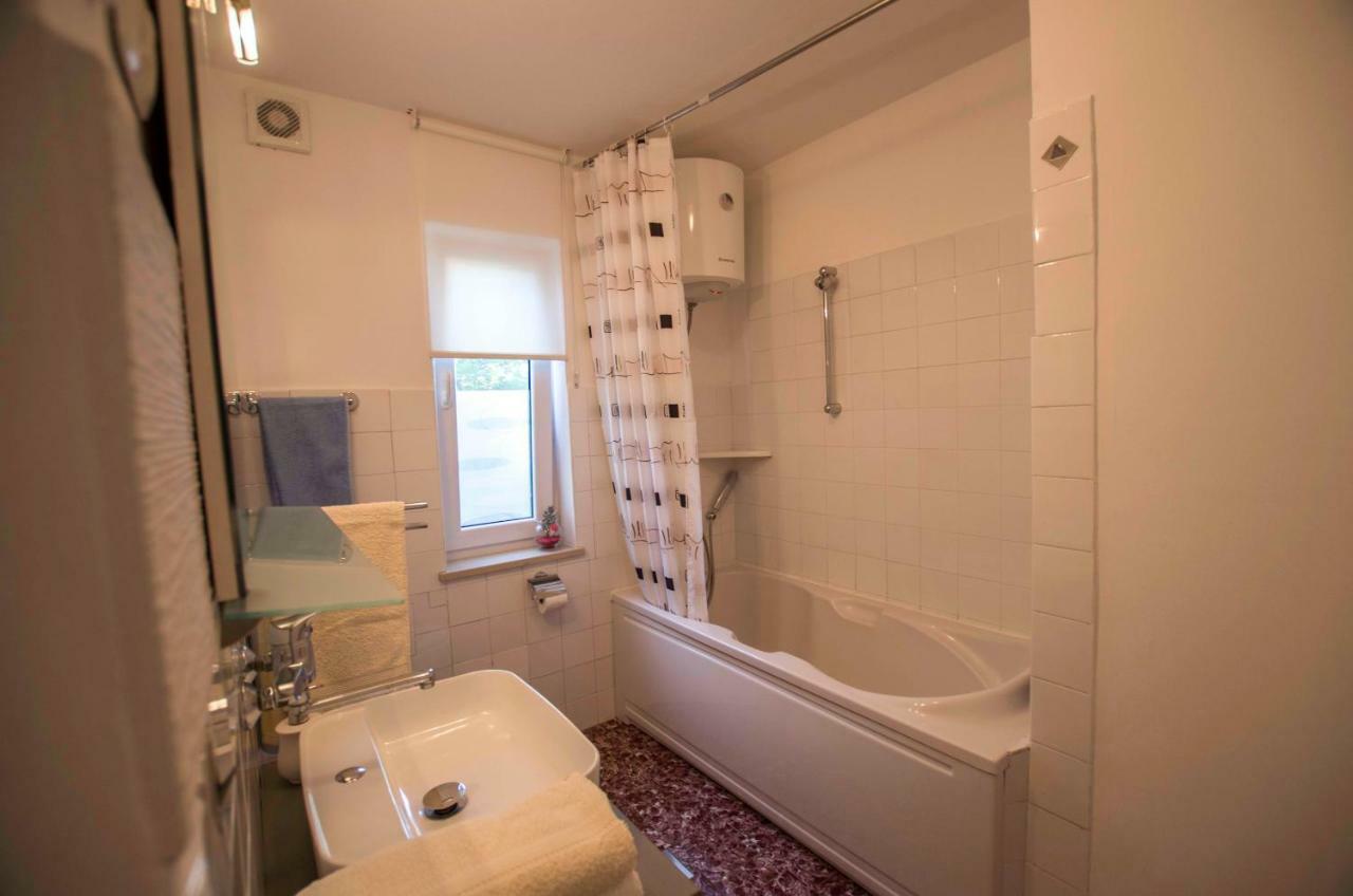 "Andrija" Apartmen'S บานโจเล ภายนอก รูปภาพ